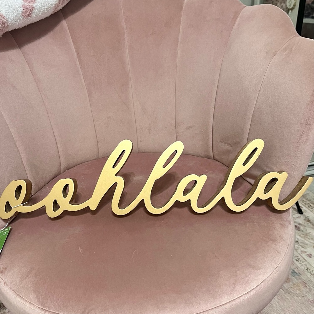 oohlala gold sign by Ashland